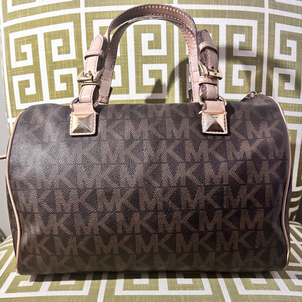 3PC Michael Kors Grayson Signature Monogram Satchel, Wristlet, & Dust Bag - Picture 7 of 14